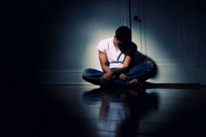 Presentan guía para prevenir suicidio adolescente
