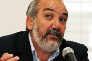Netto aseguró que “grandes medios” enlentecen “el cambio” educativo