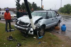 Pese a la espectacularidad del accidente no hubo heridos en cruce con semáforos