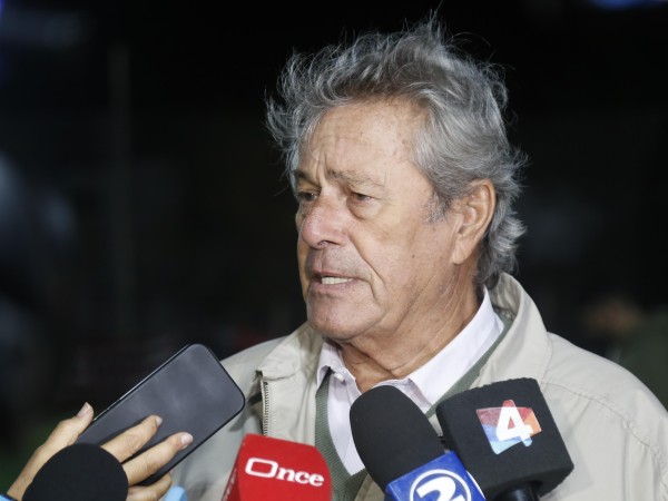 Antía dijo que si le quieren marcar la agenda no “dará pelota” porque su agenda la marca él, sobre reunión con vecinos de Punta Colorada