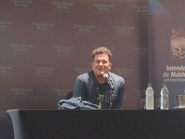 Carlos Vives sobre su permanencia en la élite musical: "Para sobrevivir hay que ser auténtico"
