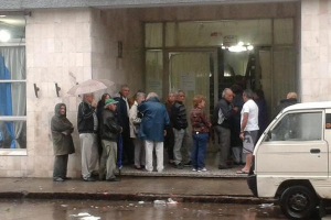 Pese a la lluvia, balotaje comenzó con normalidad
