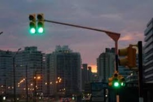 Atención: ya están en funcionamiento los semáforos ubicados en Punta del Este