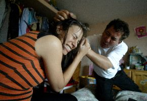 Molió a golpes a su pareja pero sigue libre