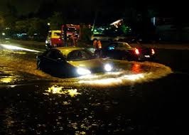 Sorpresivo temporal causó serios inconvenientes y corte de agua en zona Oeste

