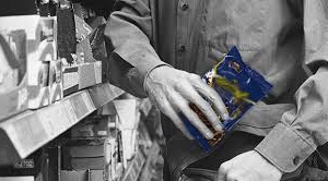 Lo atraparon por goloso