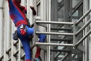 El hombre araña ataca de nuevo