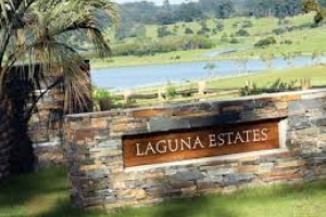 Desvalijan la casa de Gianfranco Macri en Manantiales; Su mujer le reclama a las autoridades uruguayas