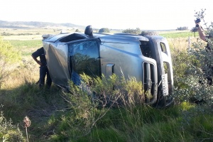 Murió conductor de una camioneta y varios niños heridos tras un vuelco en ruta 39