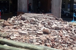 Se derrumbó una pared de la terminal de Punta del Este
