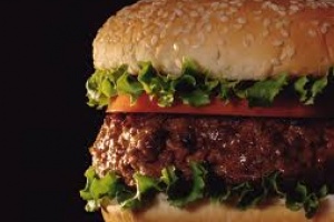 Turista argentino que robó dos hamburguesas recobró la libertad