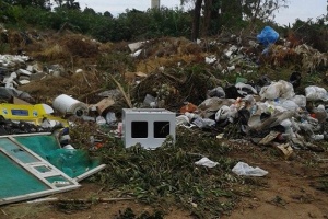 Vecinos de Las Flores piden erradicar un vertedero ilegal de residuos
