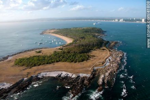 Pintado inauguró obras en muelle de Isla Gorriti