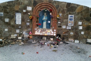 Iracundo individuo pretendió destrozar la hornacina de la Virgen de la Candelaria en Punta del Este