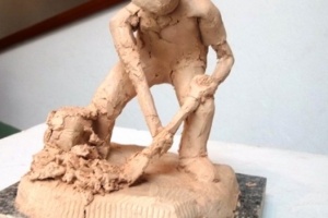 Pagan siete mil dólares en Piriápolis por escultura que nunca se hizo