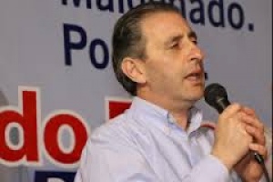 Afirmando que está en juego el equilibrio de la democracia largó Eduardo Elinger