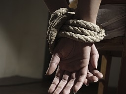 Simularon haber secuestrado a una mujer para timar a su madre