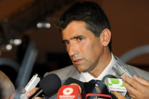 Sendic dijo que el estado debe garantizar calidad del agua; aseguró continuidad de obras de la regasificadora 