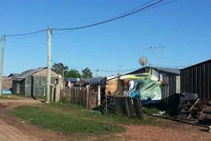 Intentaron linchar a un menor que robó: la policía lo salvó pero fue procesado junto con su madre