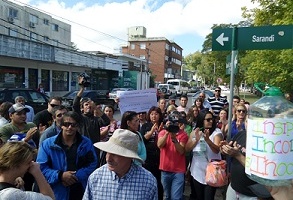 30 personas manifestaron contra el estado del agua en Maldonado