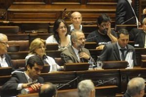 Ministra De León promete nueve medidas para la Laguna del Sauce