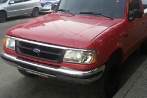 Se recupera motociclista accidentado tras chocar con camioneta