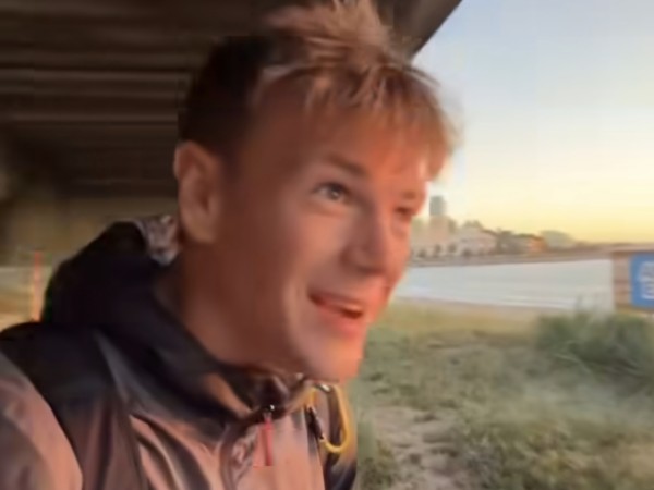 Británico impactado...