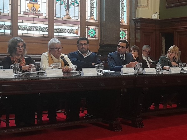 “Resistiré” pidió respaldo económico para la “primera línea” de contención