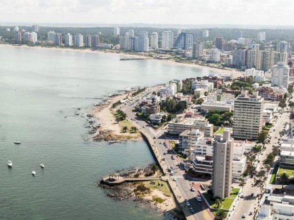 ¿Cuánto cuesta alquilar un departamento en Punta del Este durante la primera quincena de enero?