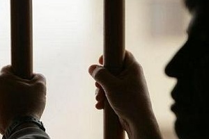 Intentó robar una escribanía, lo vio todo el mundo y marchó a prisión