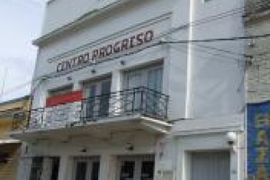 Inauguran sala teatral del Club Centro Progreso de Pan de Azúcar