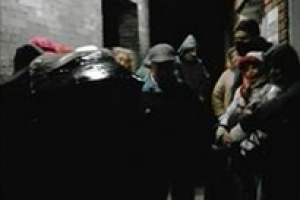 Usuarios del Hospital Alvariza se movilizan para modificar sistema de anotaciones