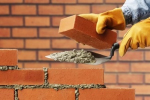 Charla informativa sobre curso de albañilería en INAU