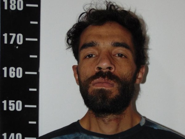 Rapiñó a un hombre que lo descubrió robando en el interior de su auto; fue condenado