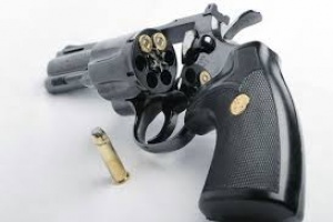 Discutían pero la policía les incautó las armas