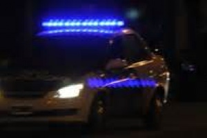 La policía busca a un sujeto que asaltó un comercio en Playa Grande