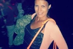 Marchan por justicia y para pedir a la policía que no baje los brazos