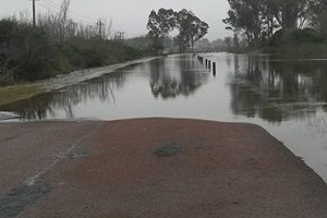 Varios pasos y cruces afectados por intensas lluvias y crecientes