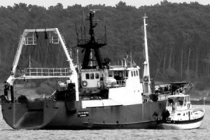 Armada busca a tripulante de pesquero que cayó al Océano Atlántico