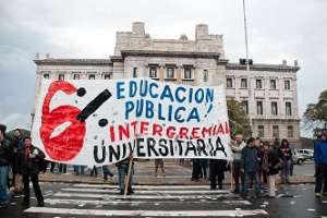 Gremios locales de la educación se concentrarán en Plaza San Fernando