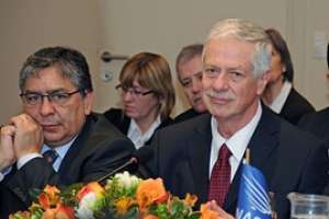 Gobiernos de Unasur acordaron compra en forma conjunta de medicamentos de alto costo