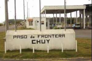 Uruguayos en éxodo a Brasil por los precios