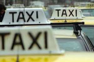 Taxistas en situación compleja, más de 60% de los servicios cayeron y advierten que van a la banca rota