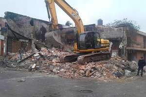 Demolieron antigua esquina de San Carlos 