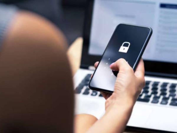 Mujer estafó a más de 30 personas ofreciendo productos por Internet