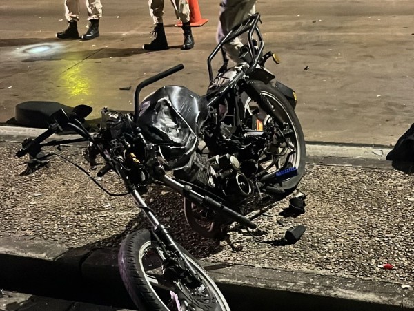Un joven falleció tras choque frontal entre una moto y un ómnibus en ruta de Montevideo