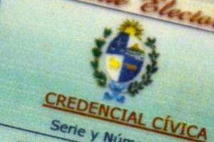Realizan trámites de credencial cívica en San Carlos
