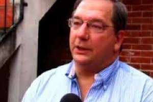 Lussich invitó a De los Santos a reclamar en Montevideo por las deudas de vivienda