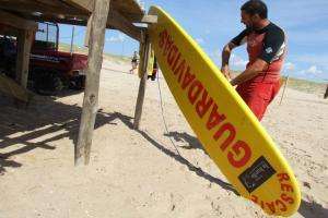 Llaman para cubrir más de 200 cargos de guardavidas