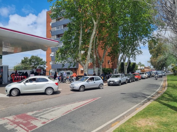 Tiende a normalizarse lentamente la distribución de combustibles, dijo representante del gremio de distribuidores